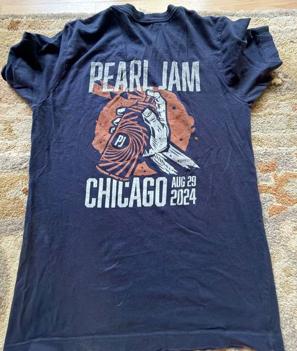 Pearl Jam Chicago August 29 2024 Concert Tour T-Shirt
